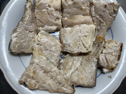 鯖のフライパンの塩蒸し焼き