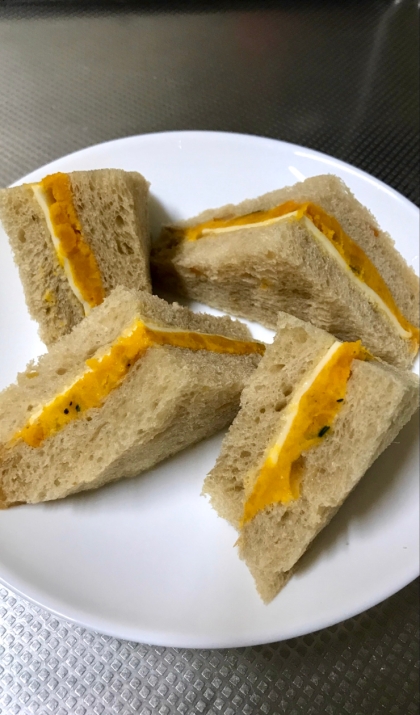 かぼちゃとチーズのサンドイッチ