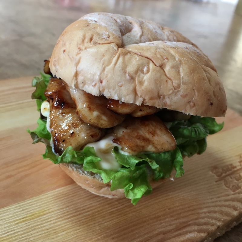 照り焼きチキンバーガー