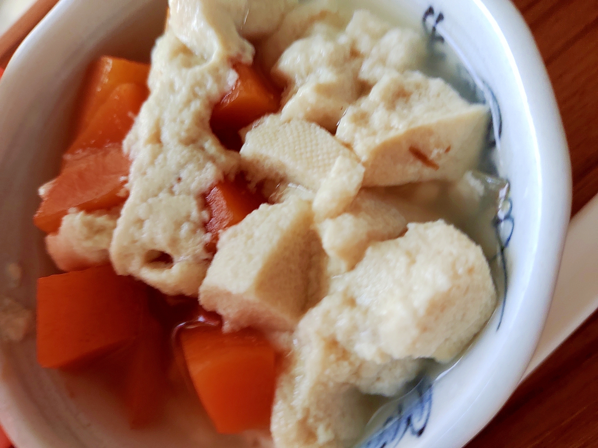 離乳食　高野豆腐と人参の煮物