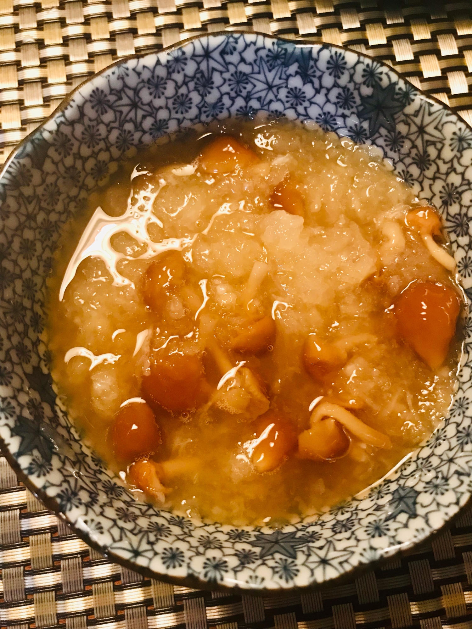 食物繊維たっぷり！なめこおろしは副菜にいかが？