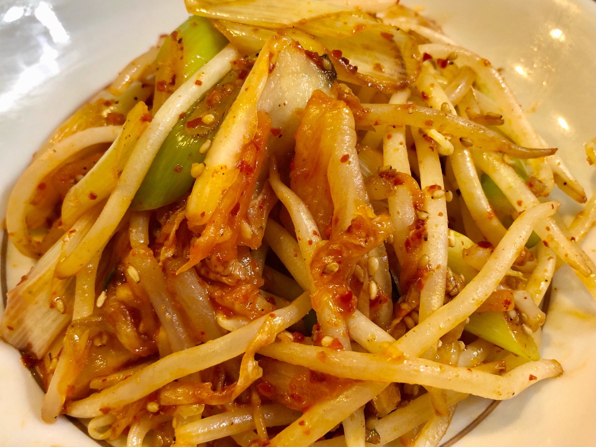 簡単副菜♫ビールのおつまみ肉なしキムチもやし炒め