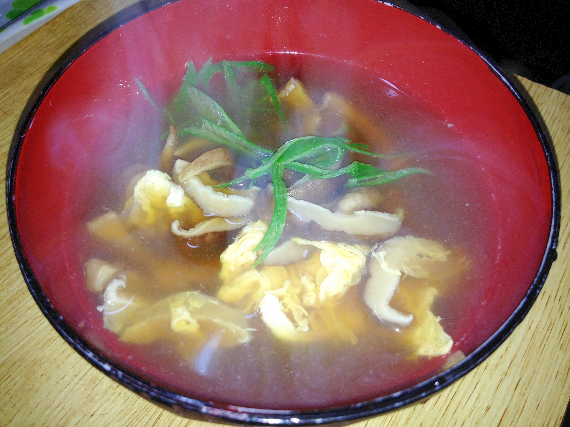 干し椎茸の香りいっぱい！とき卵の中華スープ