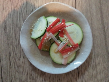 遅くなりました！
ズッキーニの食感が
やみつきになりますね♪
美味しい食べ方ありがとー(+_+)
家も暑いので犬は散歩　
歩かないのでサボり気味です⤴️