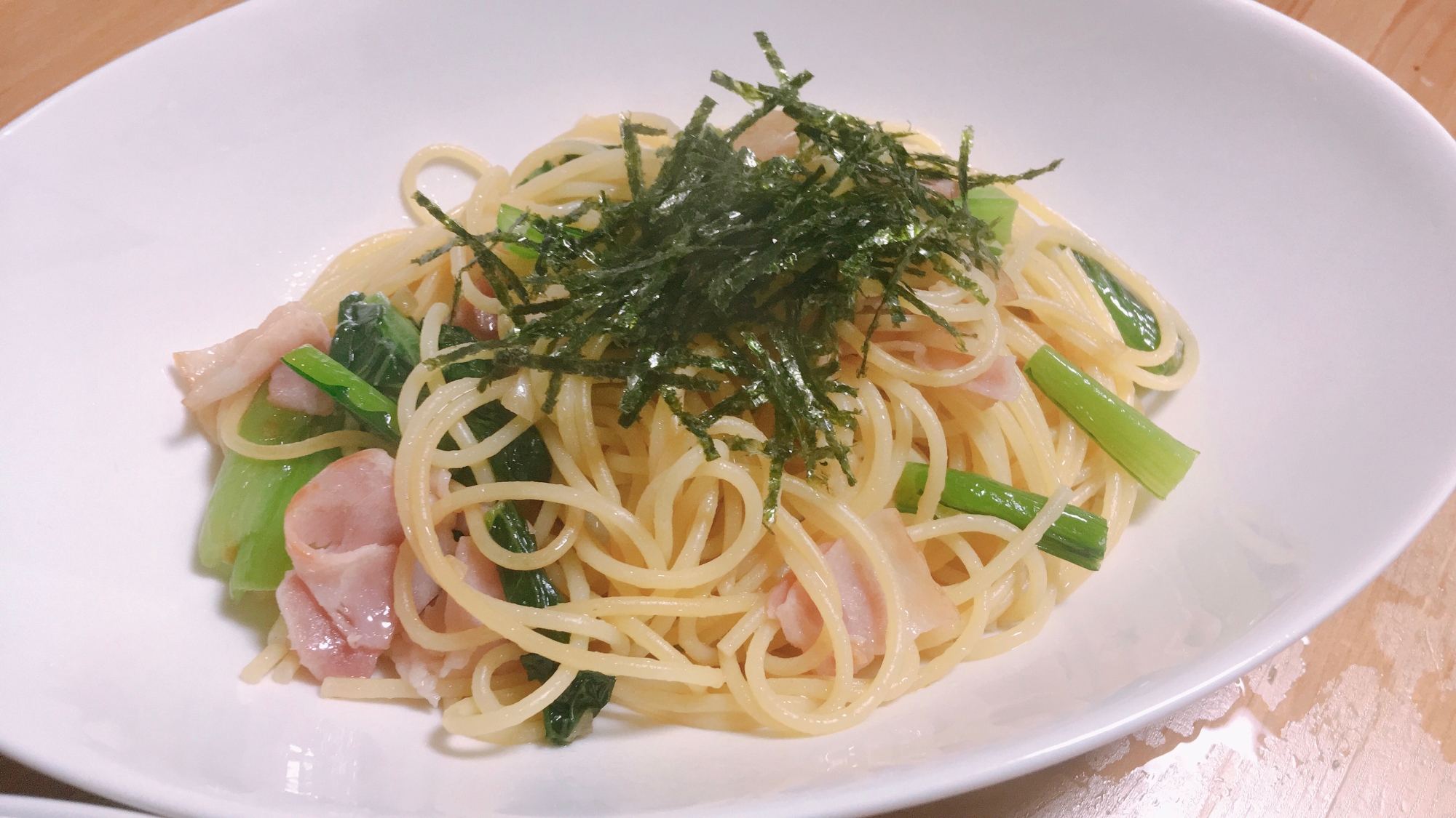 小松菜とベーコンのにんにく醤油パスタ