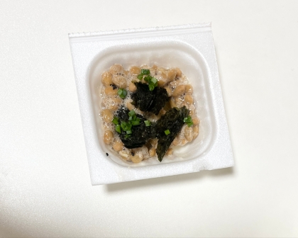 ネギと海苔塩昆布の納豆