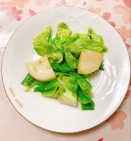 キャベツとかまぼこの炒め物