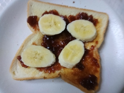 バナナと苺ジャムのトースト