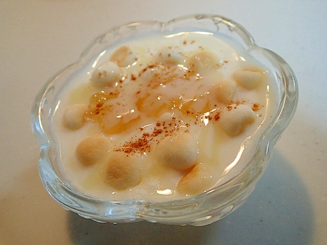 卵ボーロと林檎ジャムのシナモン香る美的ヨーグルト