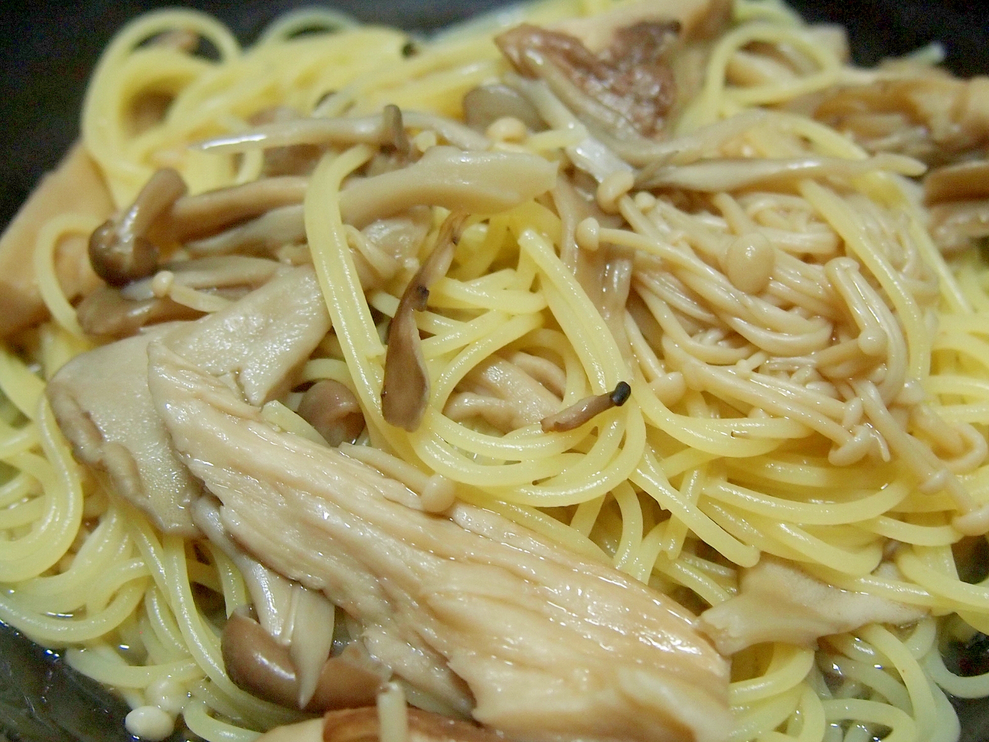 たっぷりきのこの和風パスタ