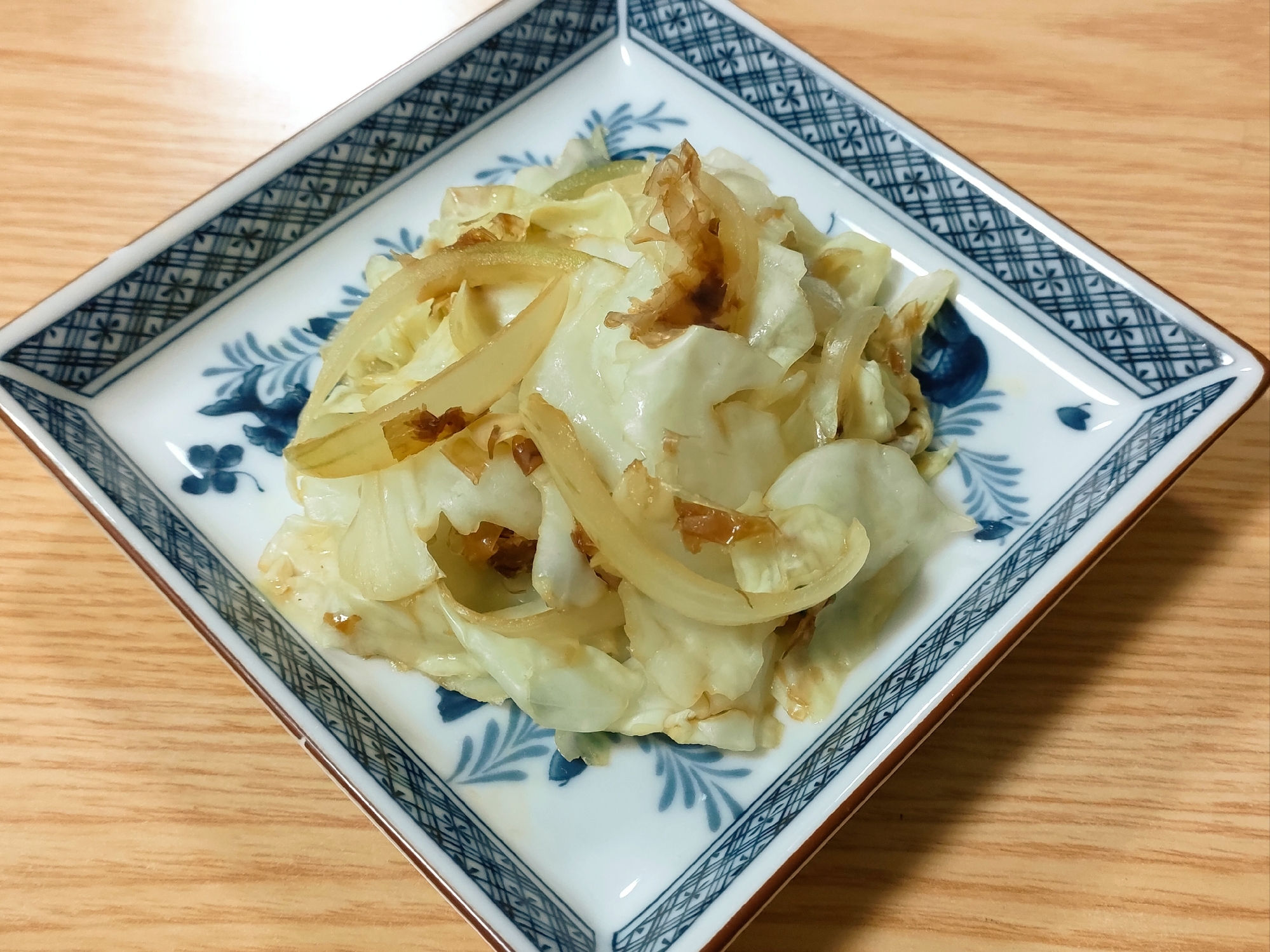 レンジで☆キャベツと玉ねぎのおかか和え