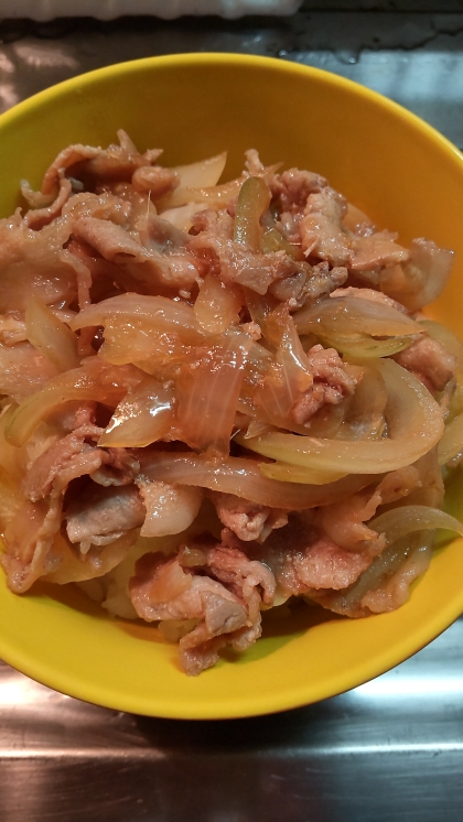 【簡単】玉ねぎと豚バラ薄切り肉のスタミナ丼