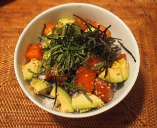 サーモンアボガド丼