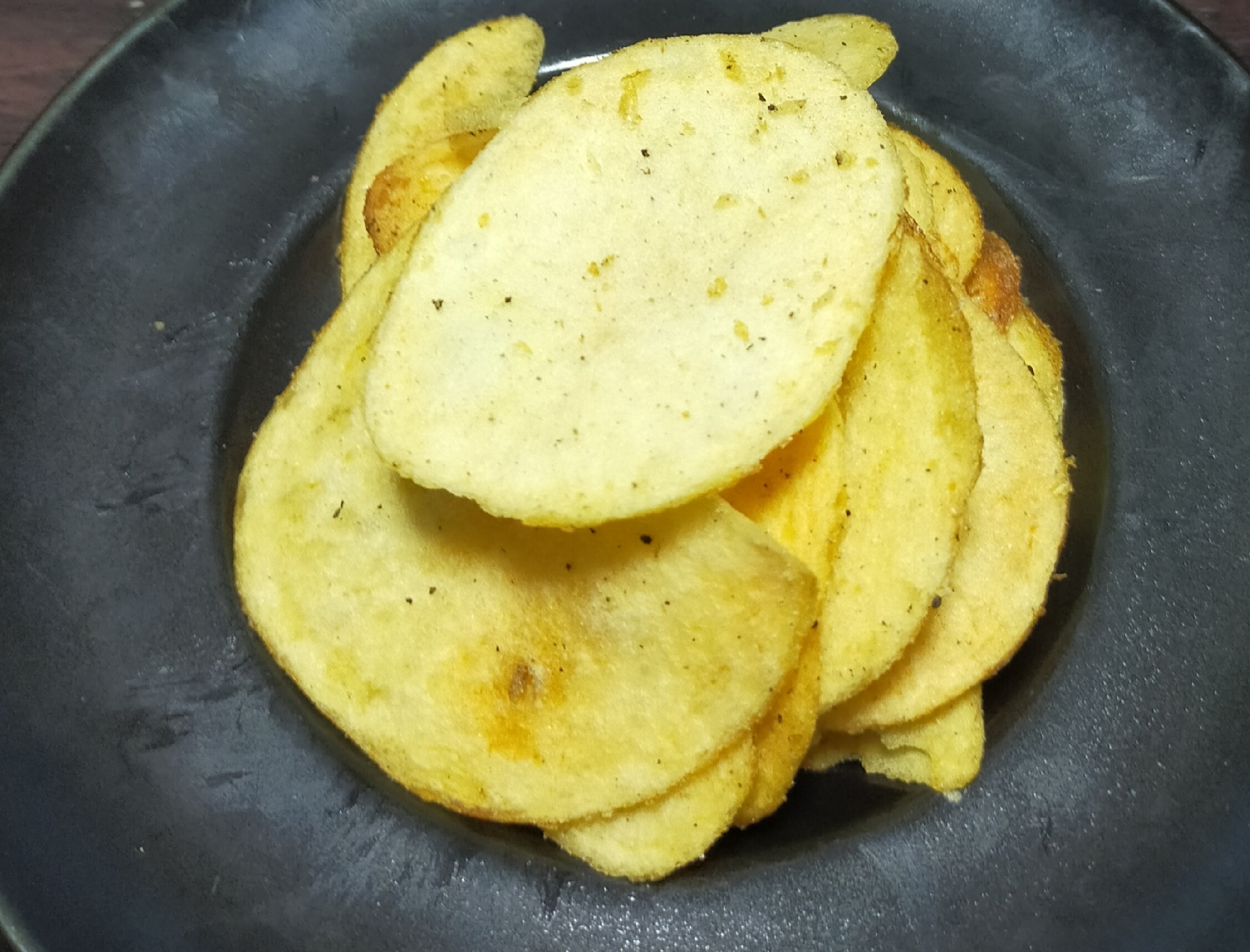 簡単に高級な味!燻製ポテトチップス