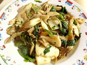 ほうれん草とイカとキノコの炒め物 レシピ 作り方 By たらこちゃんママ 楽天レシピ