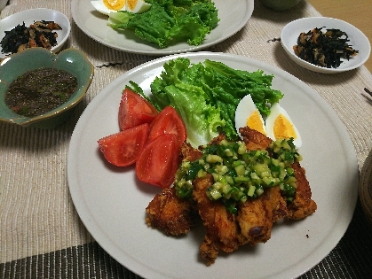 きゅうりの食感が凄く良かったです✨唐揚げだけで食べるよりも、きゅうりだれと一緒に食べるとあっさりしていくらでも食べれちゃいそうでした✨