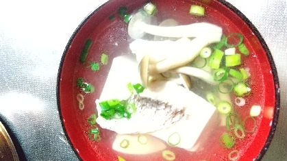 うしお汁（鯛のあら、豆腐、ネギ）