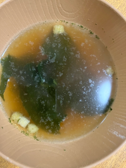 速攻完成でも美味♡ポイントはめんつゆ♡わかめスープ