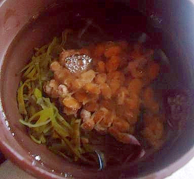 簡単ねばり汁　納豆めかぶスープ
