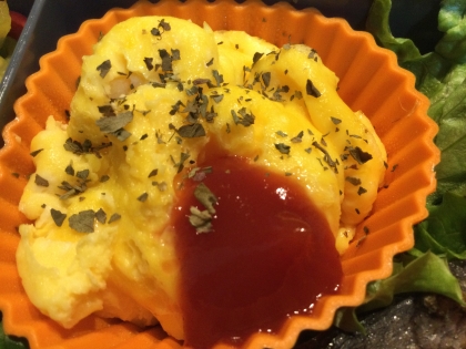 電子レンジとシリコンカップの簡単オムレツ