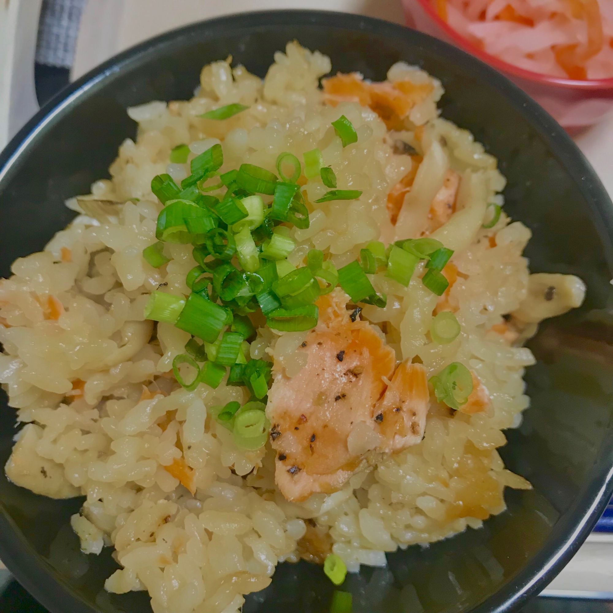 鮭としめじのバター醤油炊き込みご飯