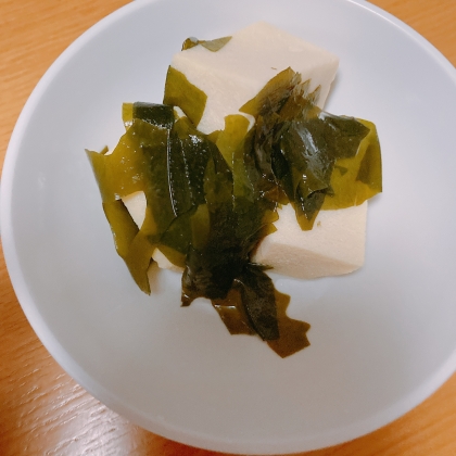 高野豆腐とわかめの煮物