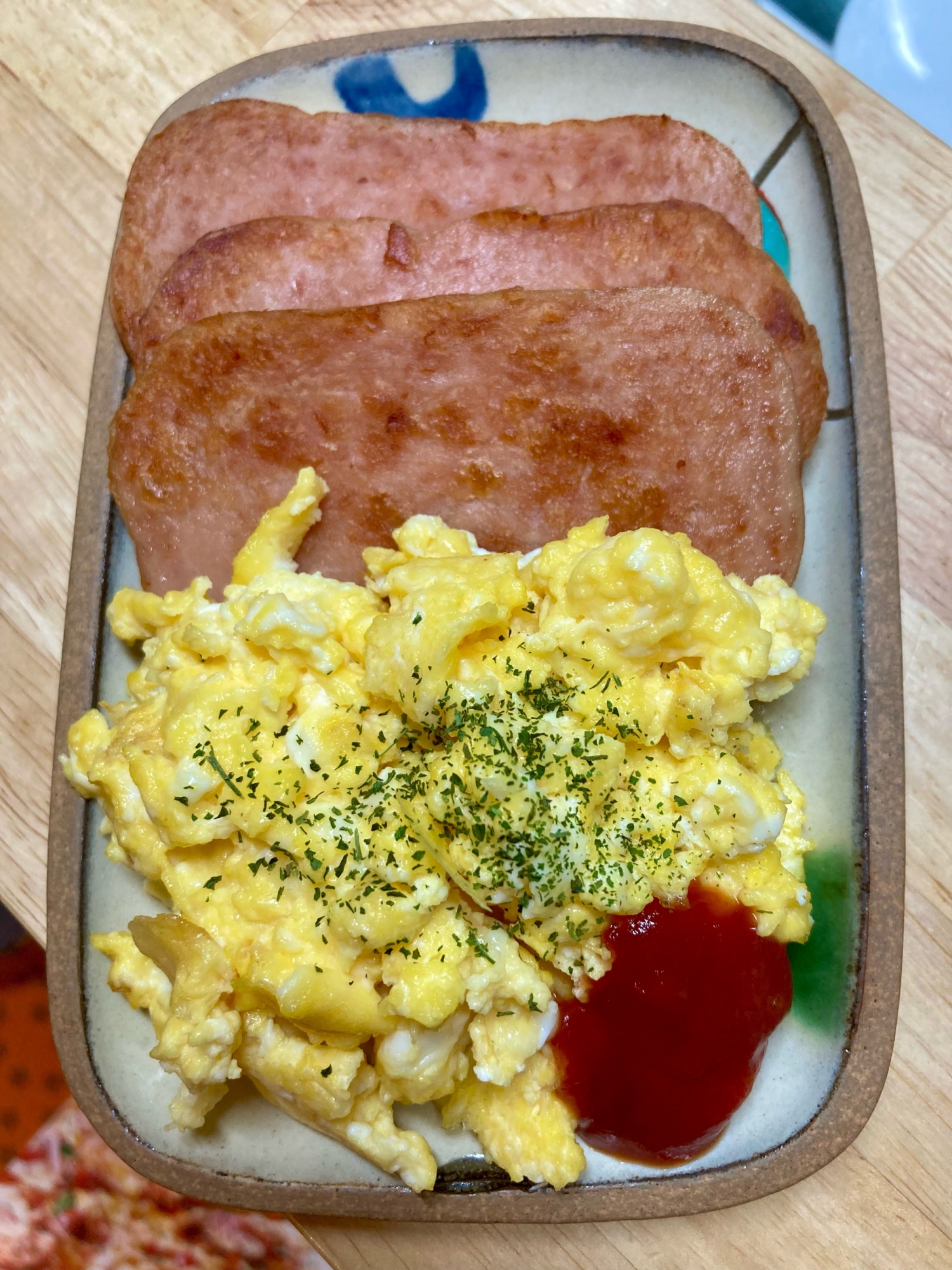 沖縄の味！スパム缶詰でおつまみポーク卵♪