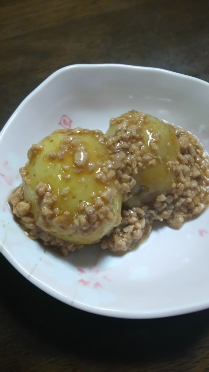 良い新じゃがが手に入ったので作りました☆いんげんは入れませんでしたが、素材の味もして、ひき肉の旨味が良く絡んでとても美味しかったです☆