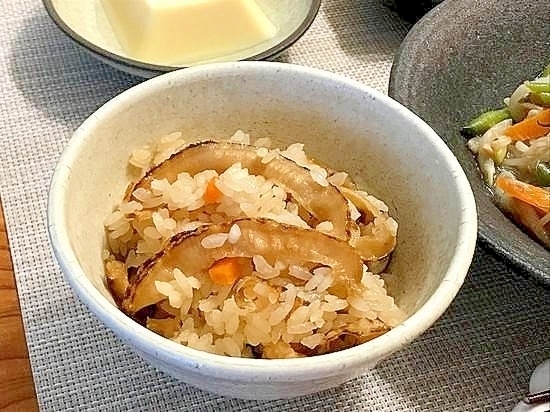 珍味！ほたて貝ひもで炊き込みご飯