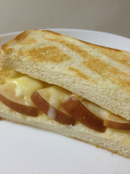 アップルチーズのトーストサンド