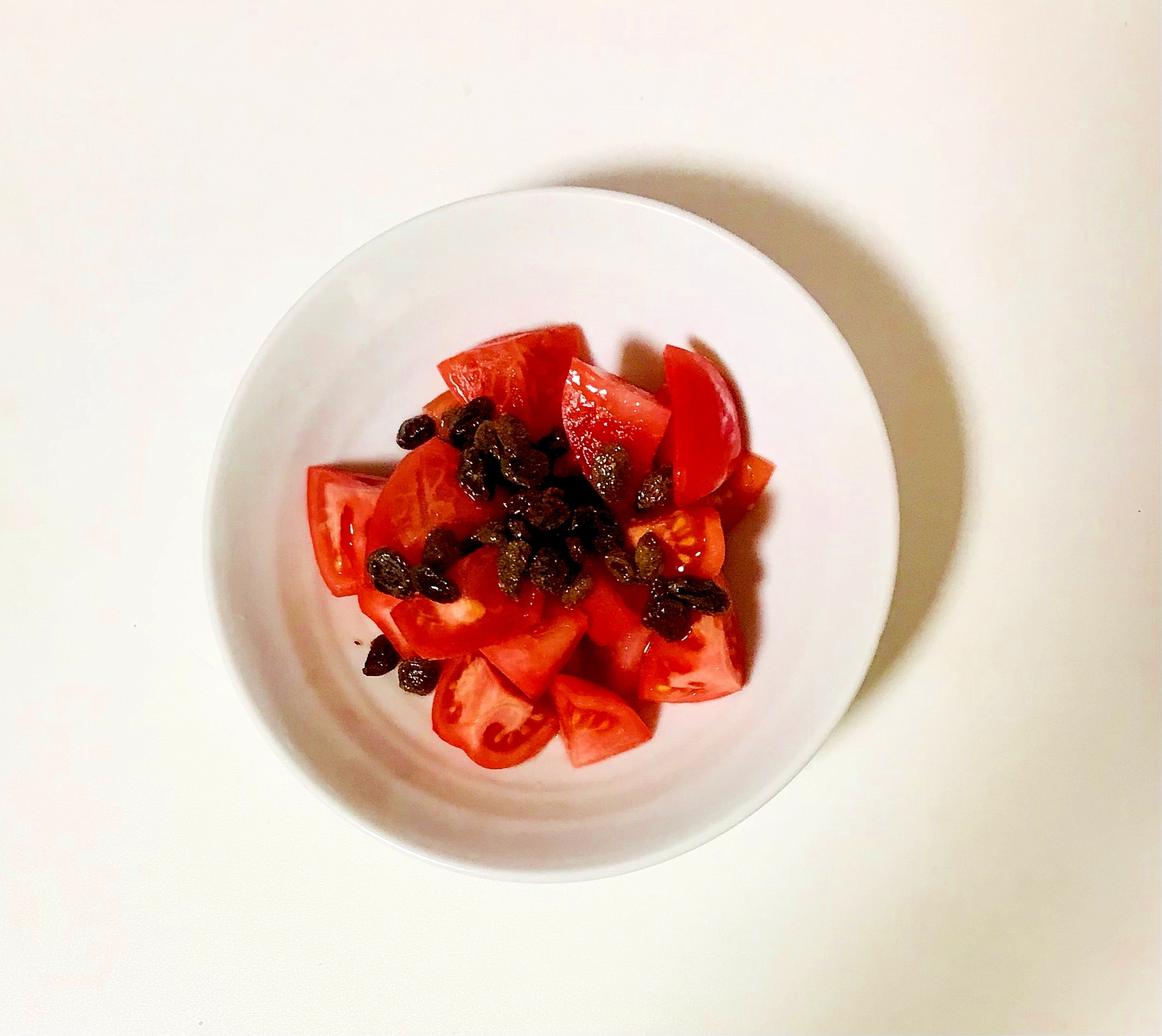 レーズンドレッシングの簡単トマトサラダ