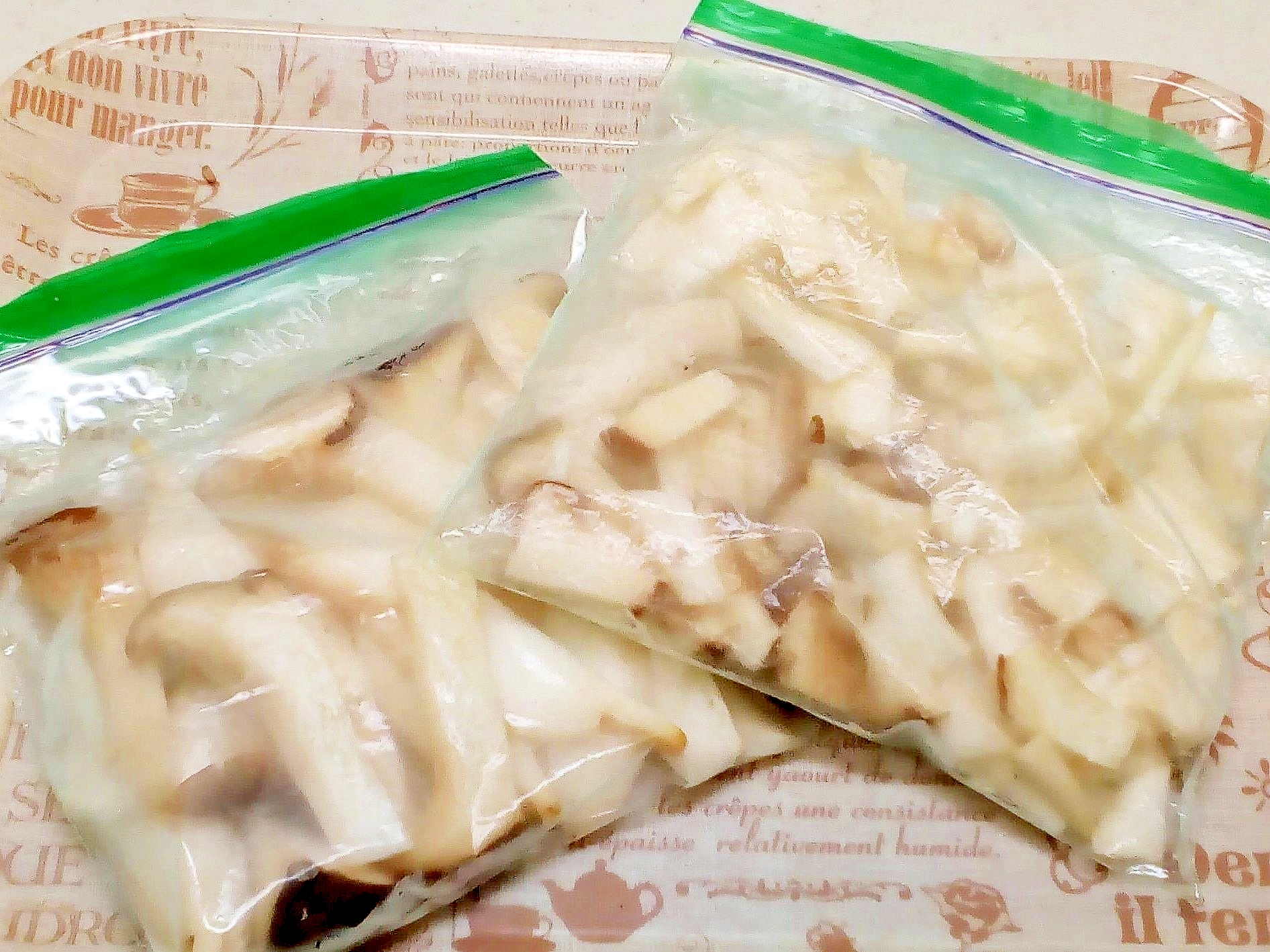 すぐに使える エリンギの冷凍保存 レシピ 作り方 By 体脂肪率11 夫人 楽天レシピ すぐに使える エリンギの冷凍保存 レシピ 作り方 By 体脂肪率11 夫人 楽天レシピ