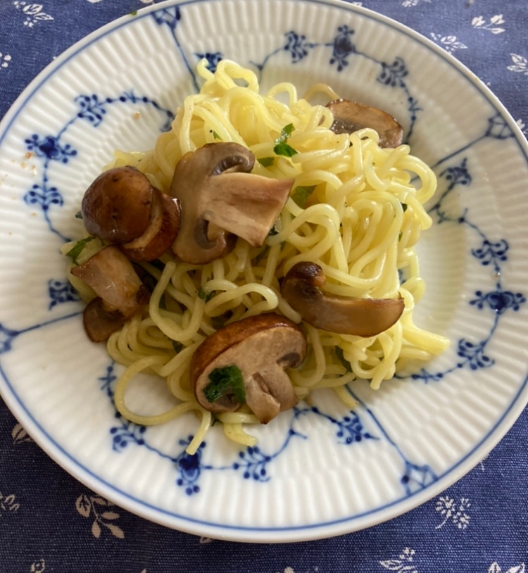 マッシュルームと青じその焼きそば