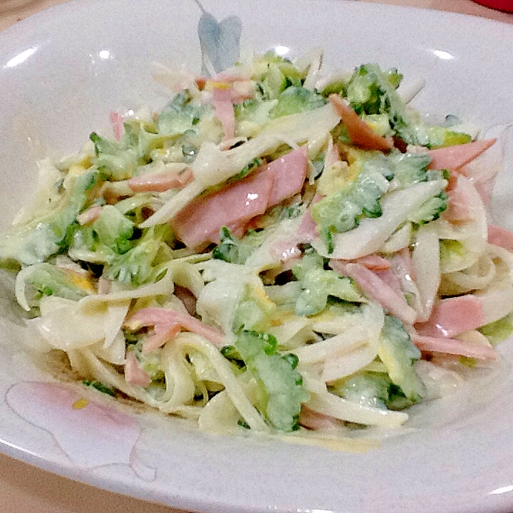 ゴーヤとハムと玉ねぎサラダ