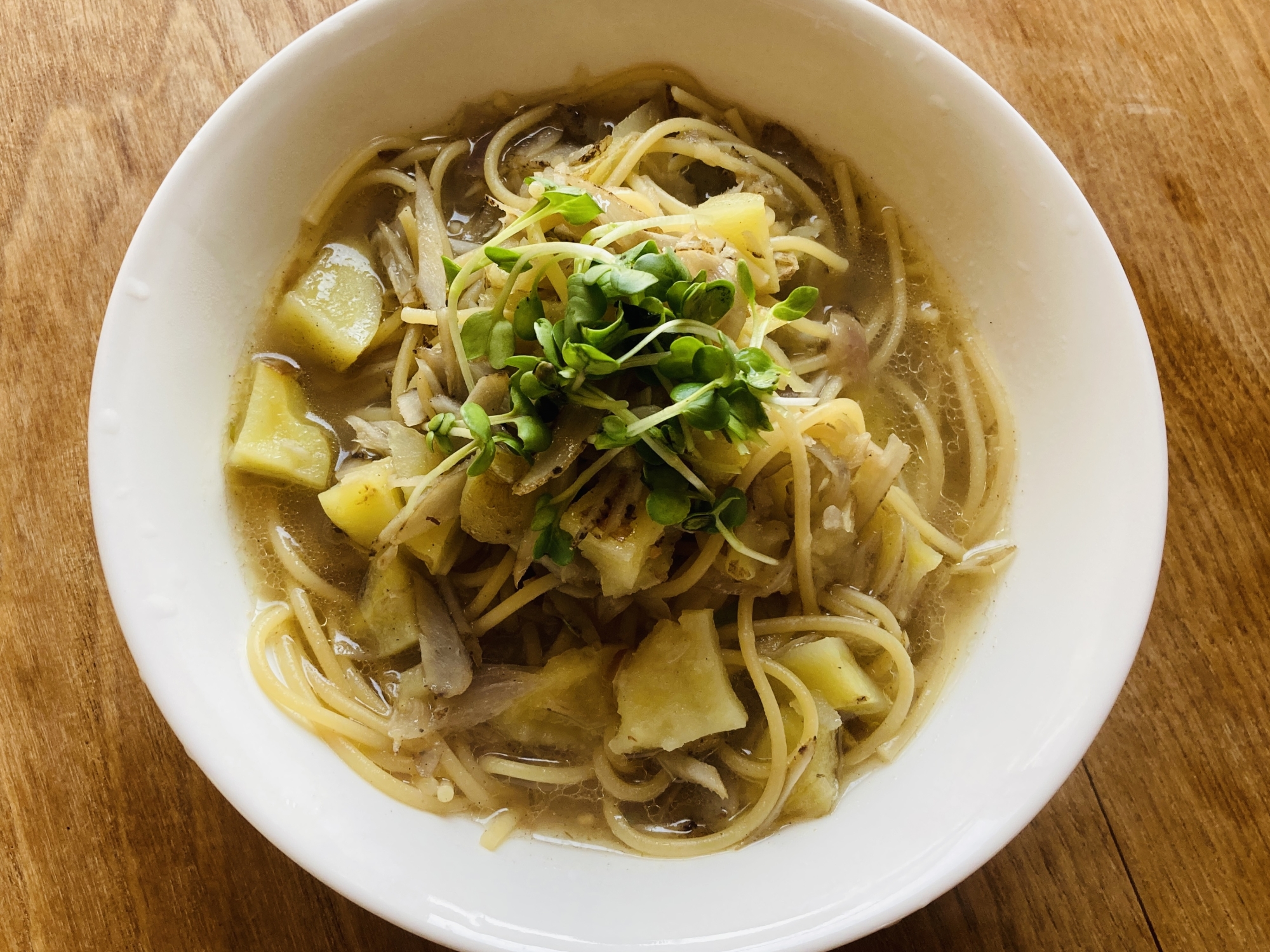 ごぼうとじゃがいものスープパスタ