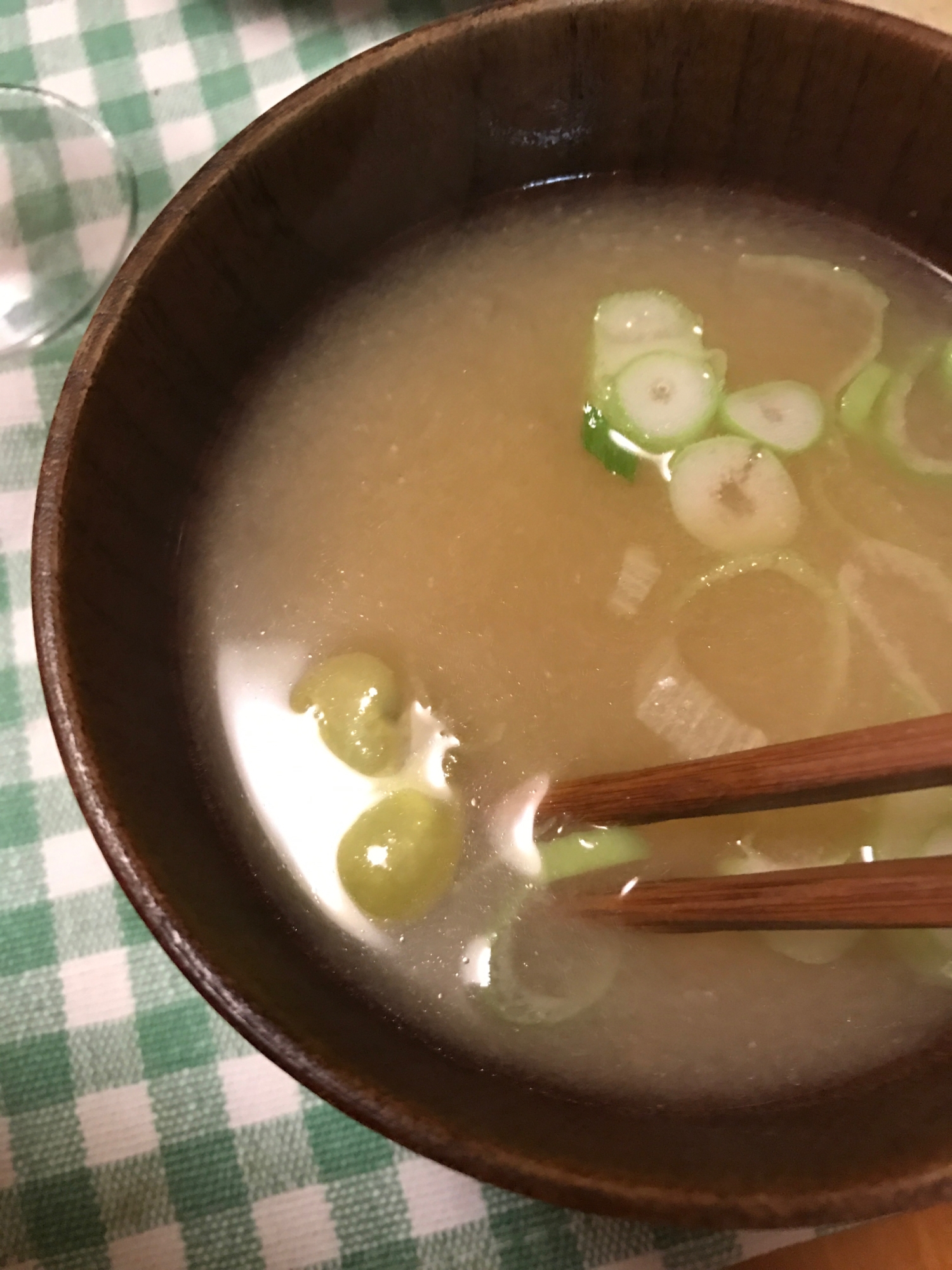 そら豆とネギたっぷり味噌汁