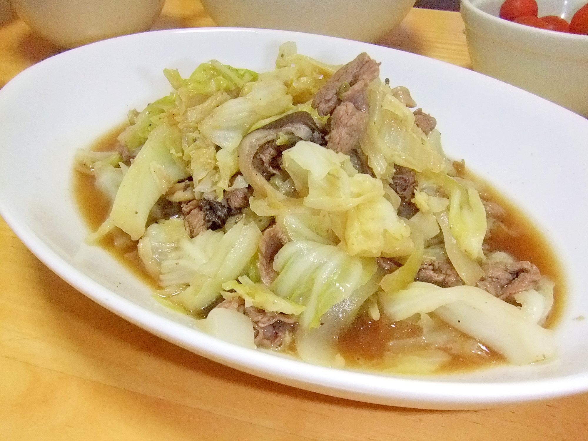 キャベツ・牛肉・椎茸の炒め物