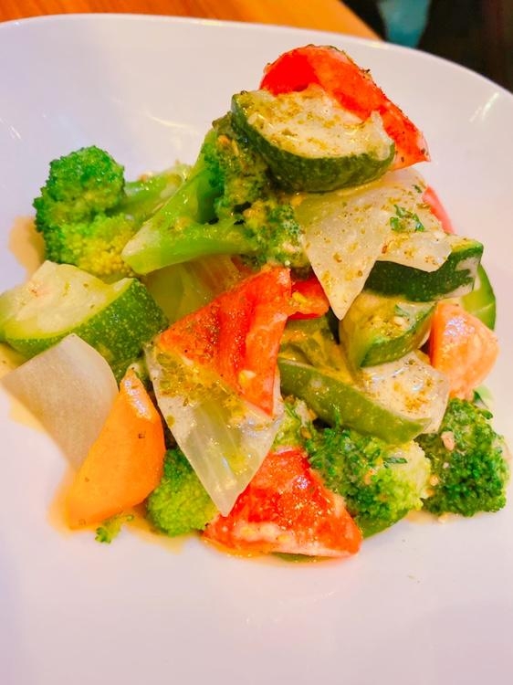 温野菜のサラダ　タヒニソース