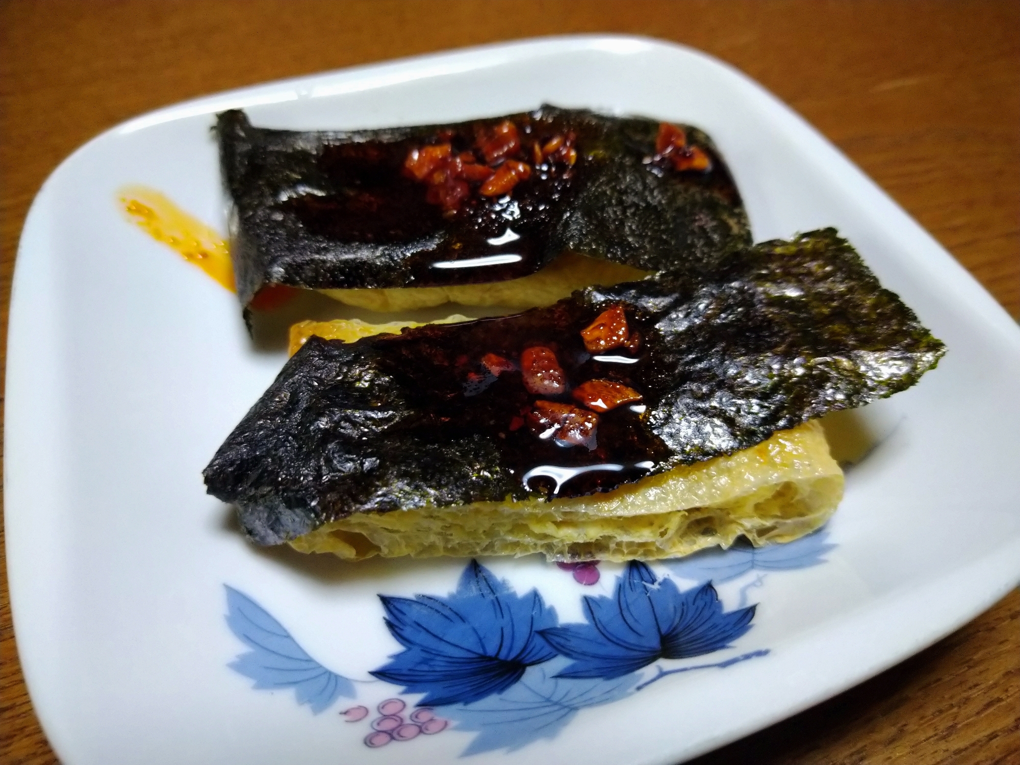 おつまみに！海苔油揚げ焼きのラー油かけ