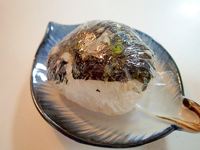 ミートボール入り 白ごま 韓国海苔巻きおにぎり レシピ 作り方 By ぷ みぃまま 楽天レシピ