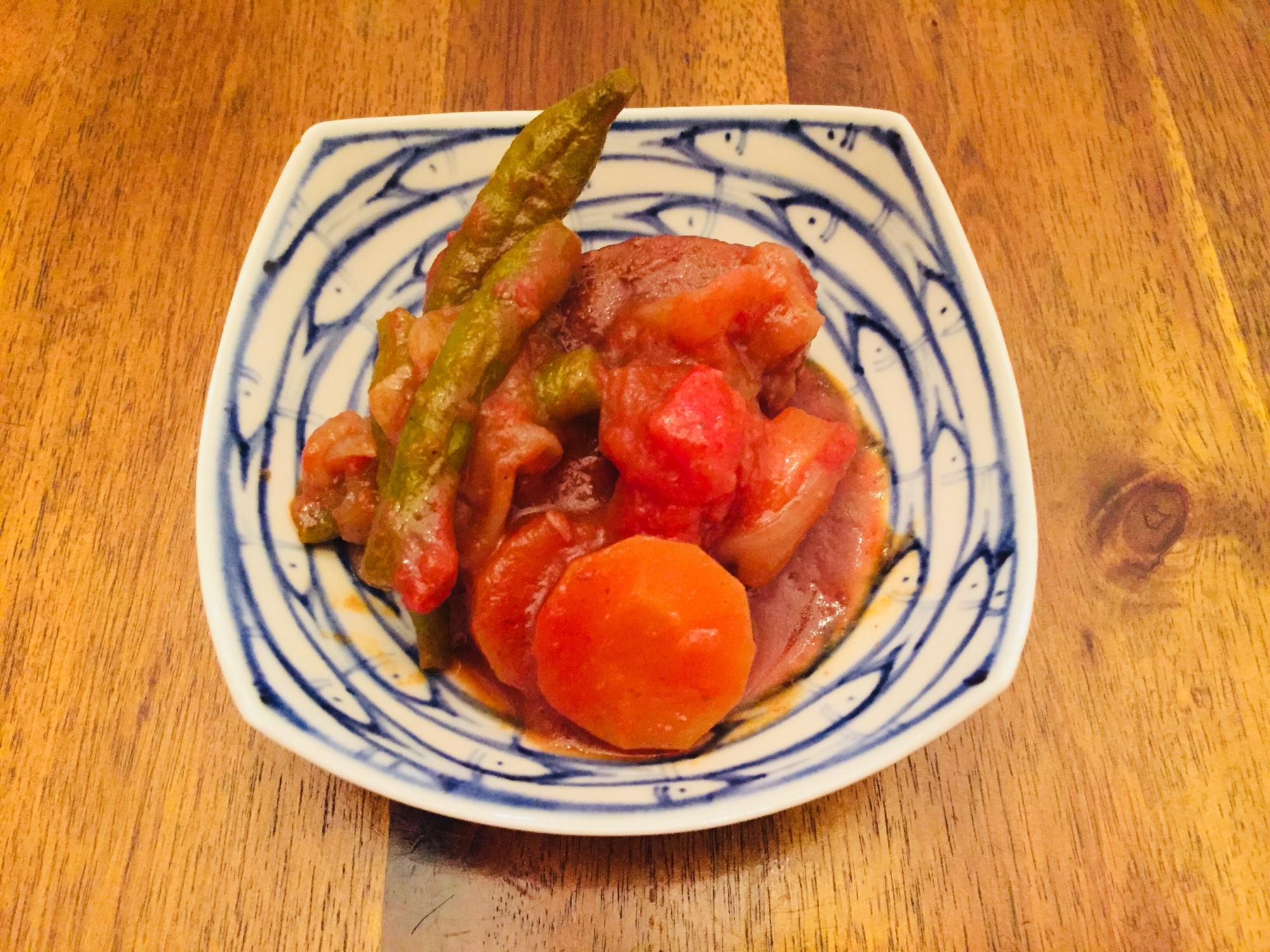 豚スネ肉のトマト煮