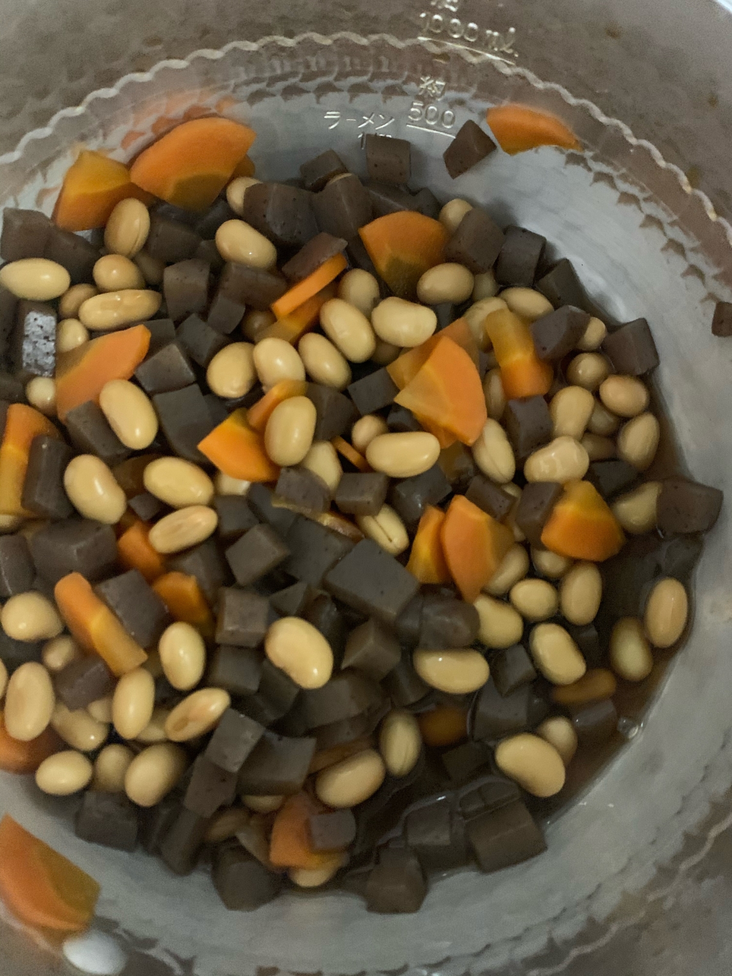作り置きに便利⭐️大豆とこんにゃくと人参の甘辛煮