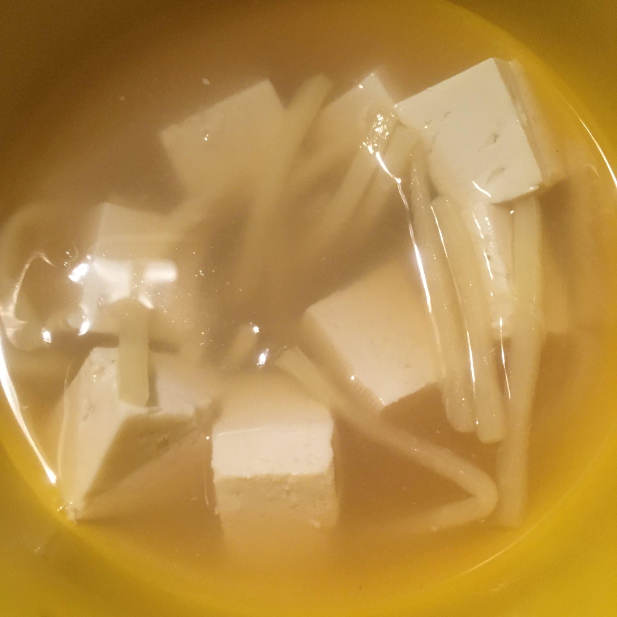 豆腐と竹の子の味噌汁
