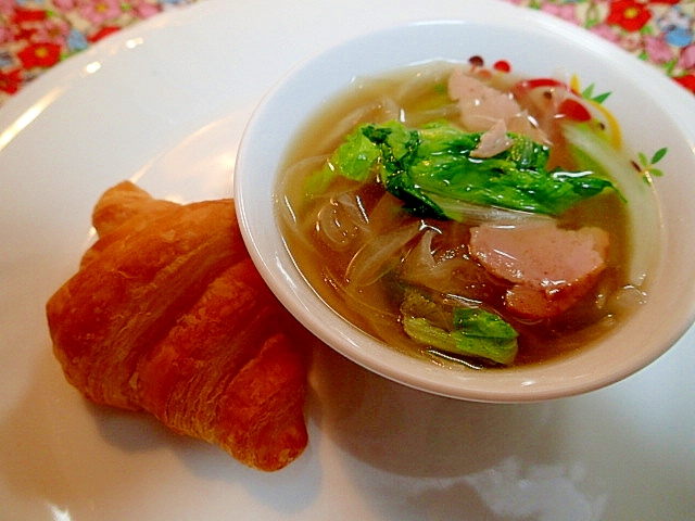 焼き豚野菜の麺つゆスープとクロワッサンのワンプレ
