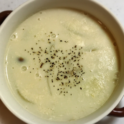 豆乳を使ったヘルシーなスープで、とっても美味しかったです(^-^)舞茸もプラスしてみました♪子供達も喜んでくれてよかったです♡