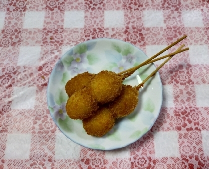 ちぇりCOOKちゃん(ﾉ*°▽°)ﾉお弁当にうずら卵の串カツ♪♪美味しかったです(*´∇`)ﾉ可愛く出来ていいですね٩(ˊᗜˋ*)و♪