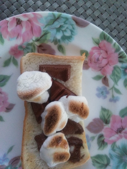 昨日はレポいただき
有難うございました(+_+)
朝食に甘いトーストで
癒され美味しかったです♪