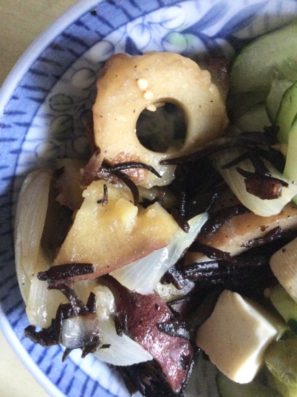 ひじきと大豆とちくわと人参の煮物