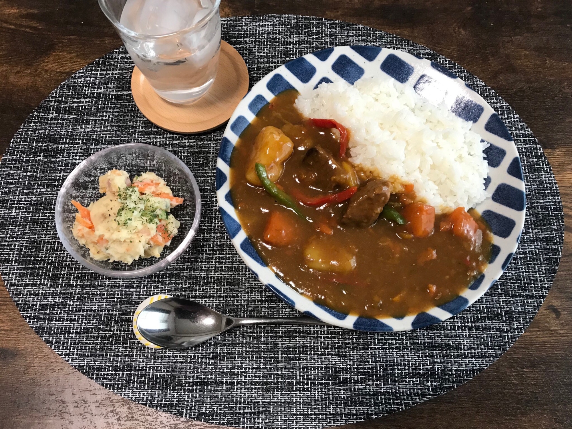 冷凍パプリカで彩りカレー