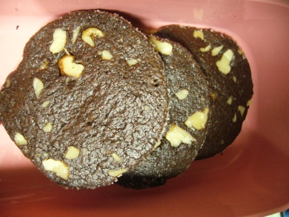 クルミとココアのアイスボックスクッキー
